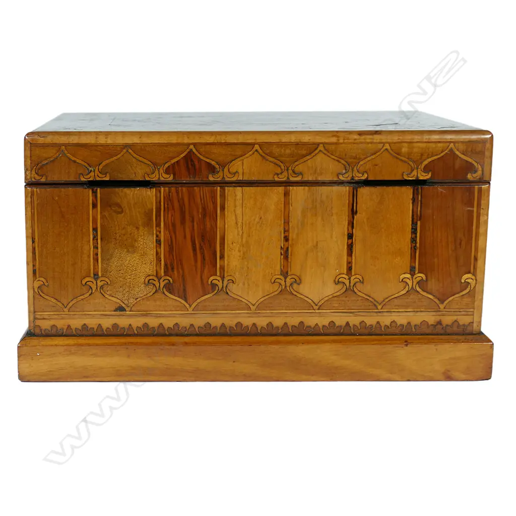 A New Zealand native timber handkerchief box by Anton Seuffert, Image 1++