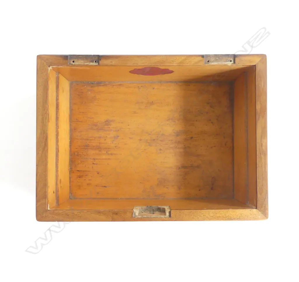 A New Zealand native timber handkerchief box by Anton Seuffert, Image 1++