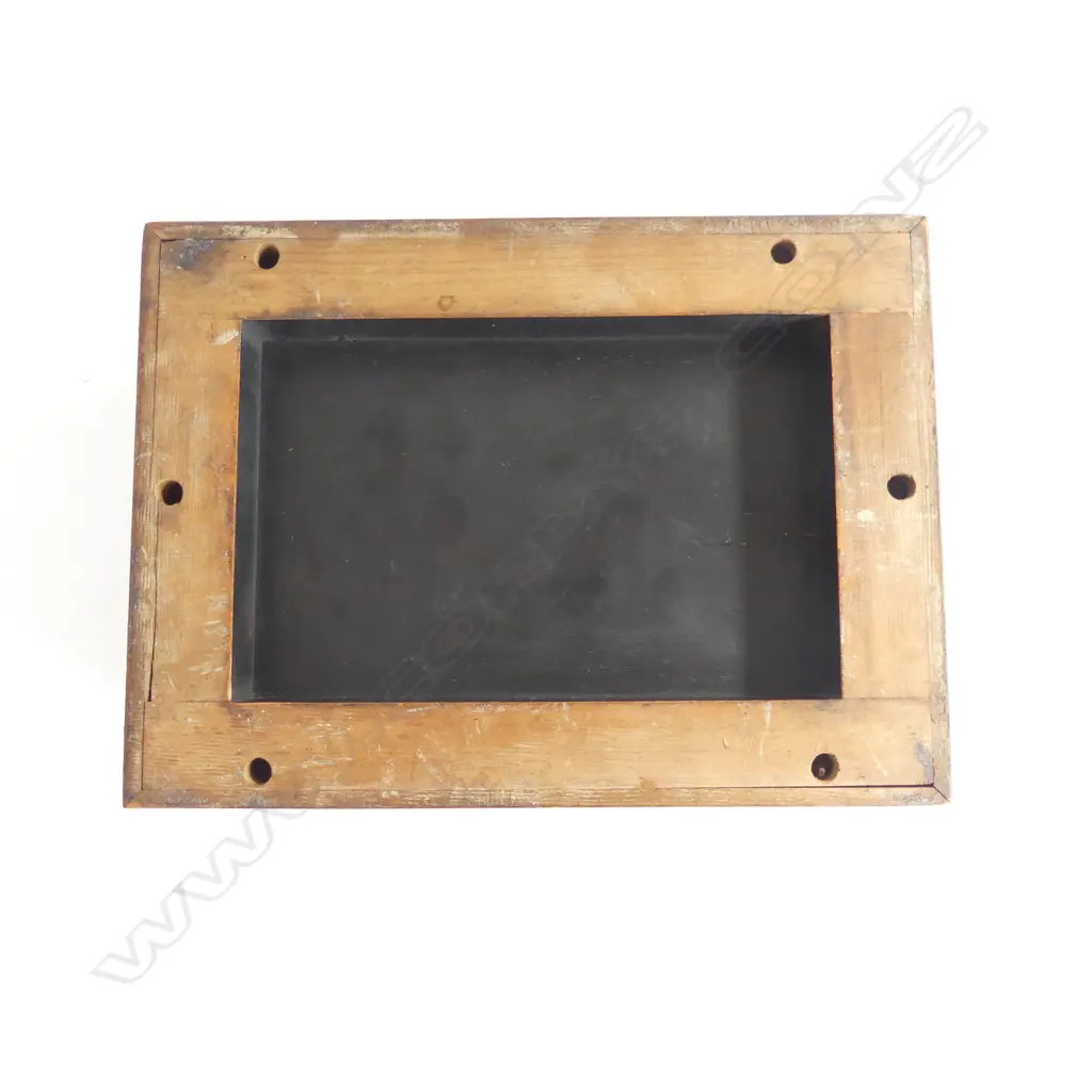 A New Zealand native timber handkerchief box by Anton Seuffert, Image 1++