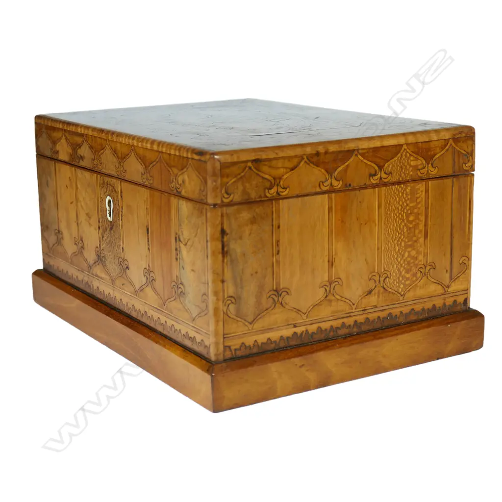 A New Zealand native timber handkerchief box by Anton Seuffert, Image 1++