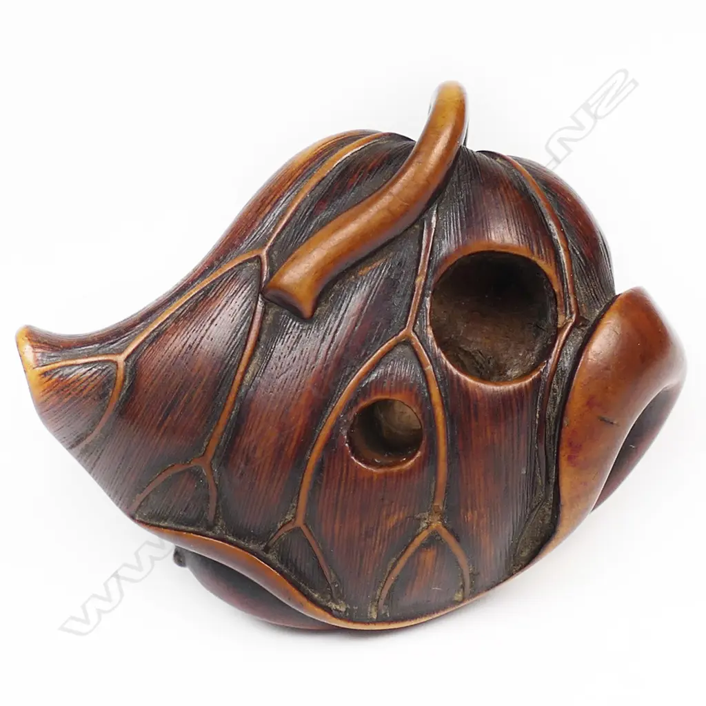 A 19thC wood netsuke study of a minogame, Image 1++