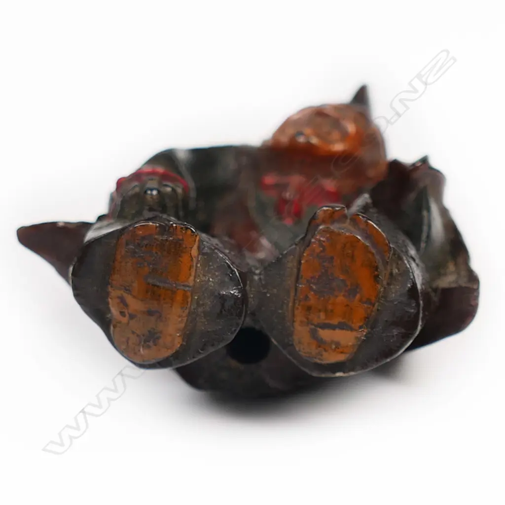 Vintage lacquered netsuke of a dancing man, Image 1++