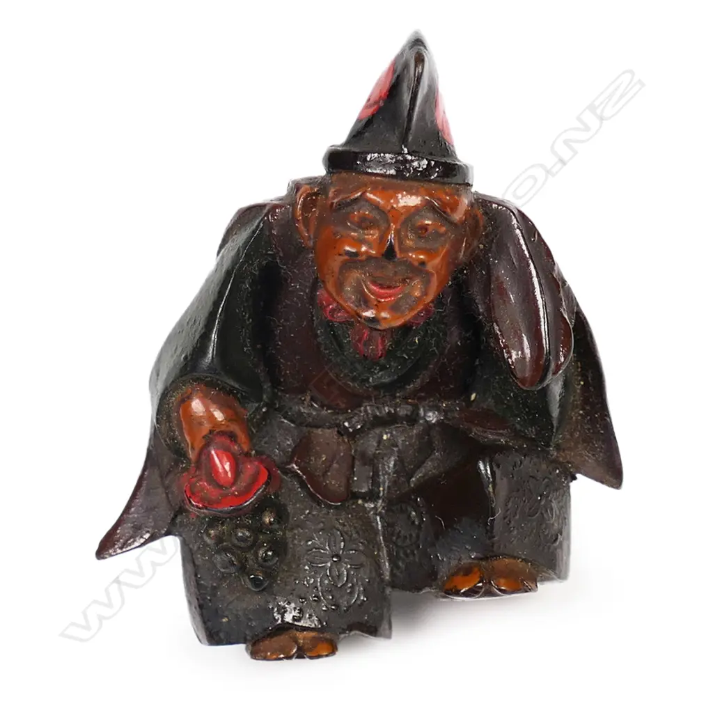 Vintage lacquered netsuke of a dancing man, Image 1++