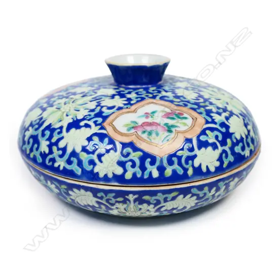 Old Chinese porcelain wide squat circular lidded box,
