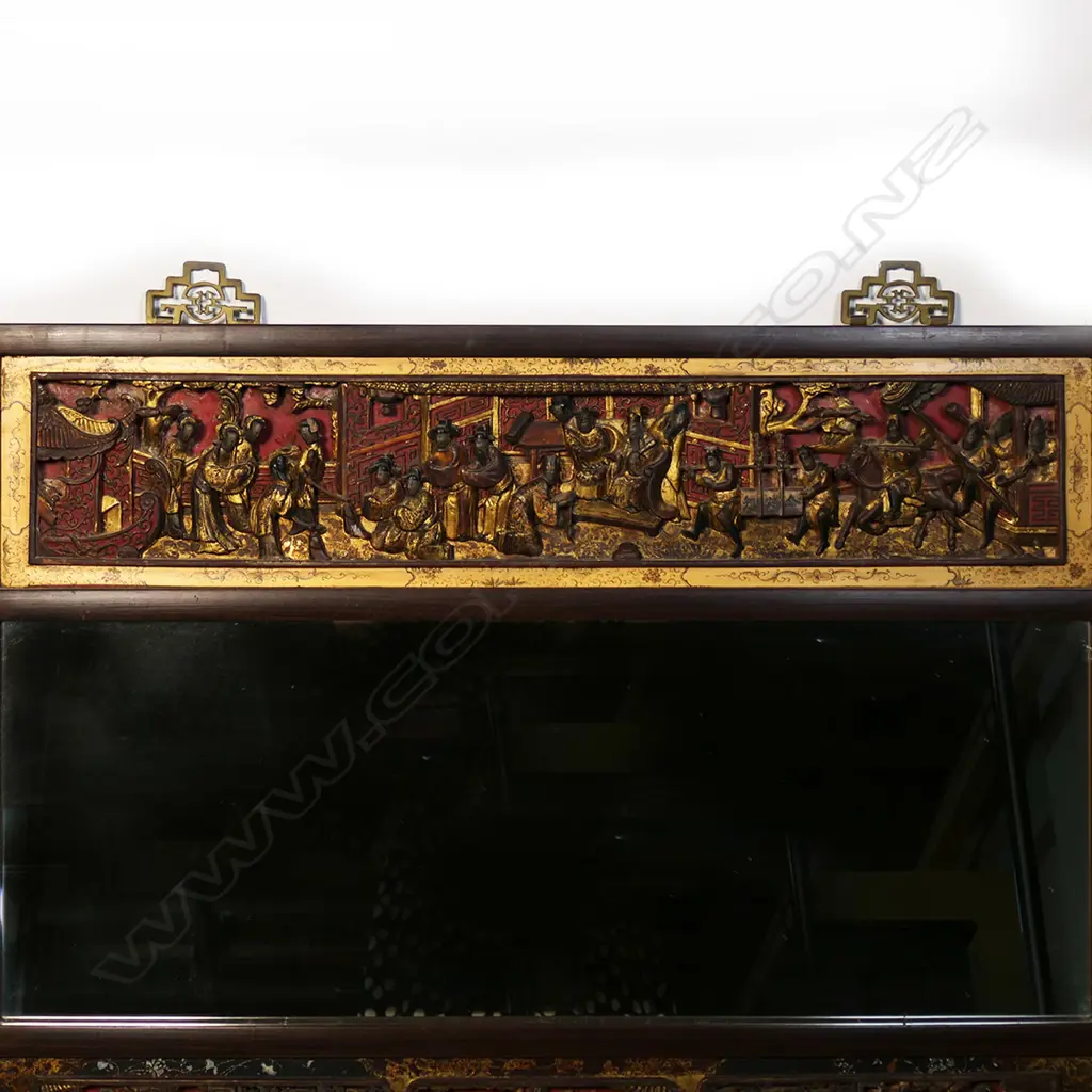 An old Chinese red lacquered carved and gilded framed mirror, Image 1++