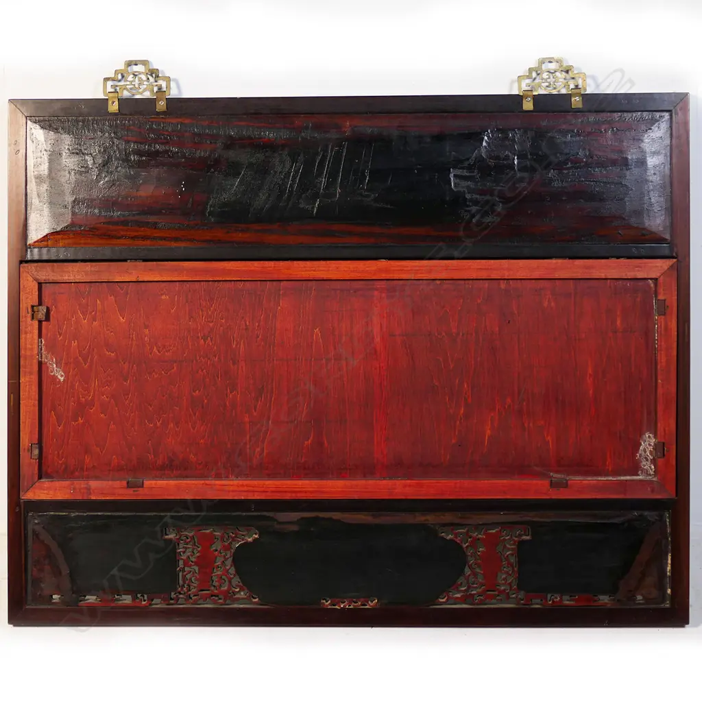 An old Chinese red lacquered carved and gilded framed mirror, Image 1++