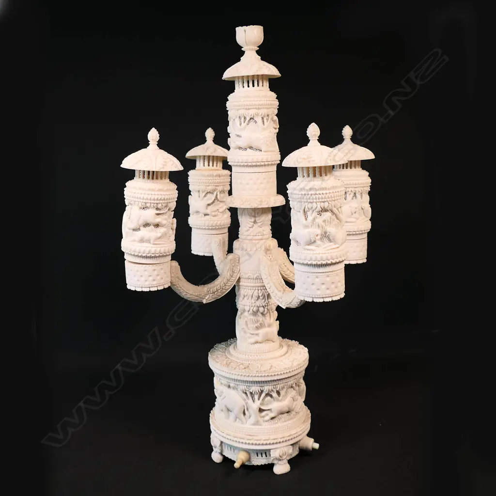 An Indian ivory carved table lamp, Image 1++