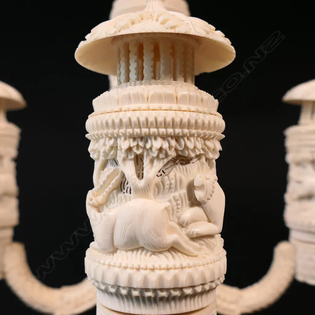 An Indian ivory carved table lamp, Image 1++