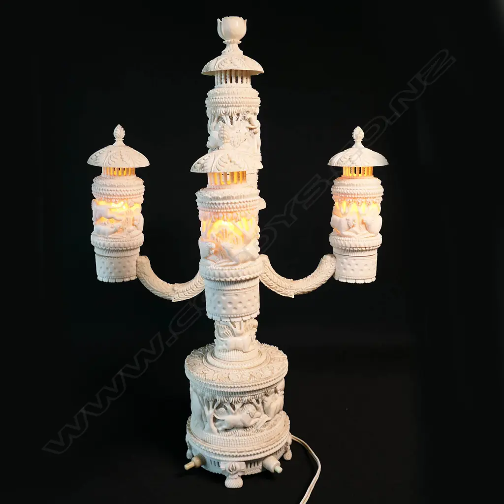 An Indian ivory carved table lamp, Image 1++