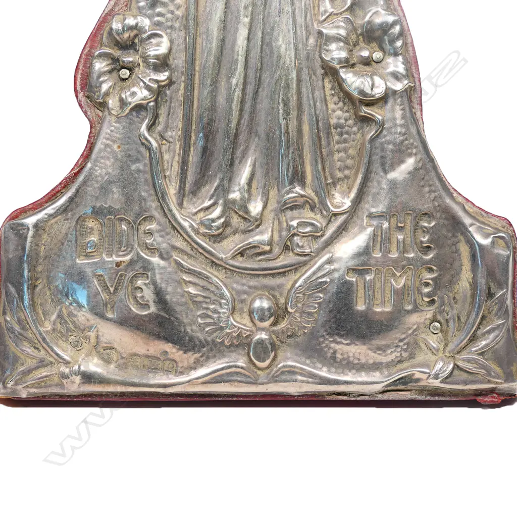 An Edwardian silver Art Nouveau embossed desk clock Image 1++
