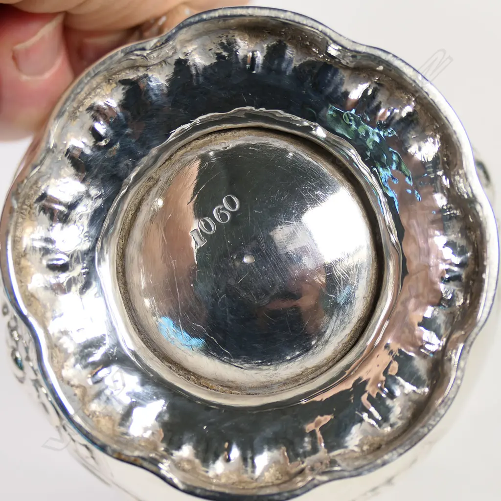 Victorian silver mug, Image 1++