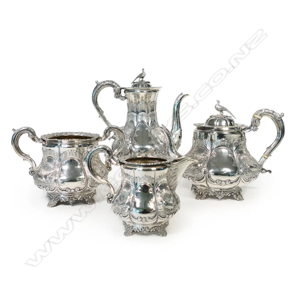 A Victorian silver four-piece tea set, Image 1++