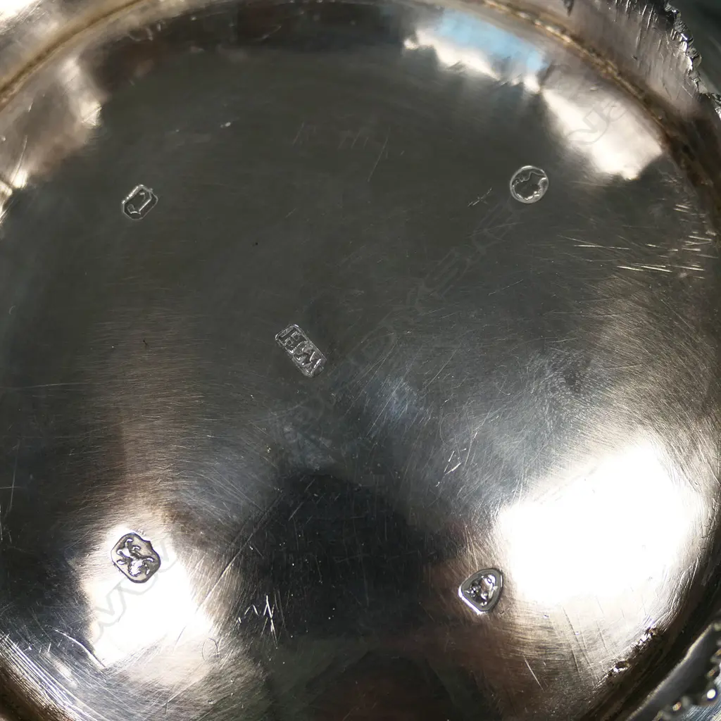 A Victorian silver four-piece tea set, Image 1++