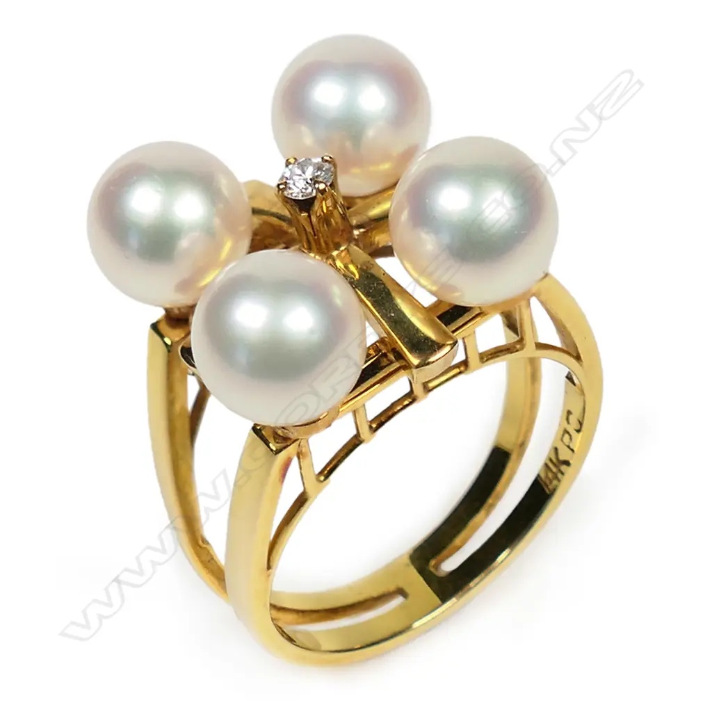 A 14ct gold pearl and diamond ring, Image 1++