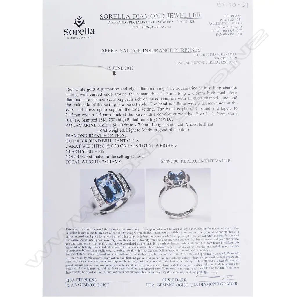 An 18ct white gold aquamarine and diamond dress ring, Image 1++
