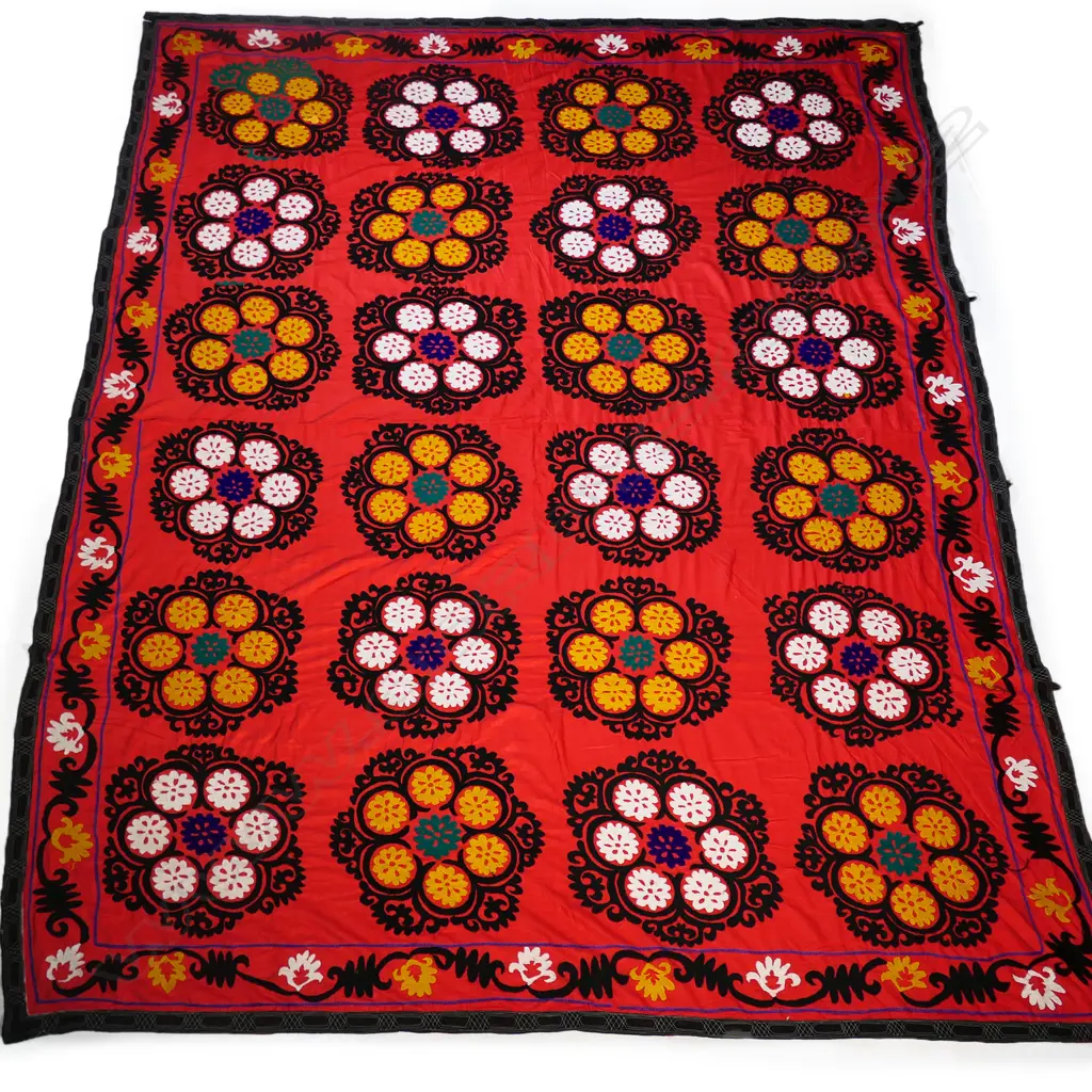 A large Uzbekistani Suzani textile, Image 1++