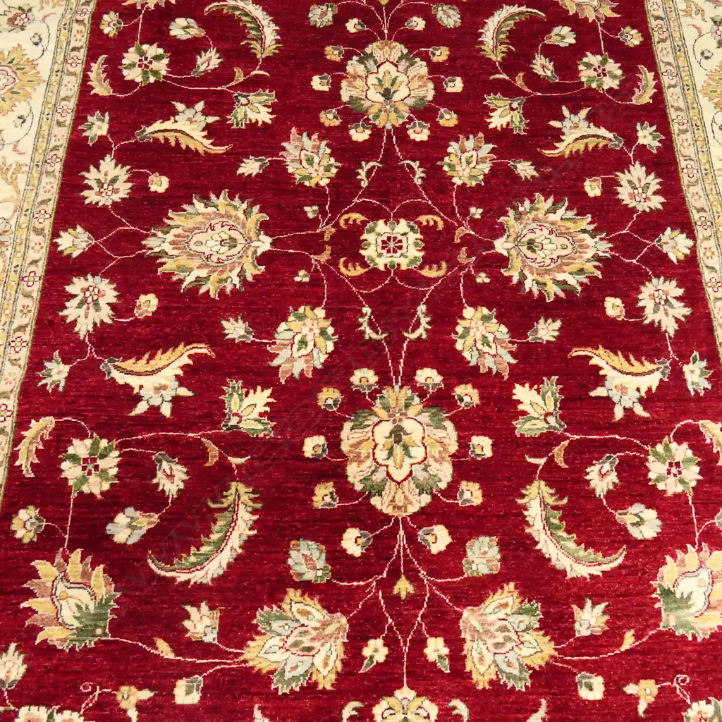 A large Chobi hand-knotted carpet, Image 1++