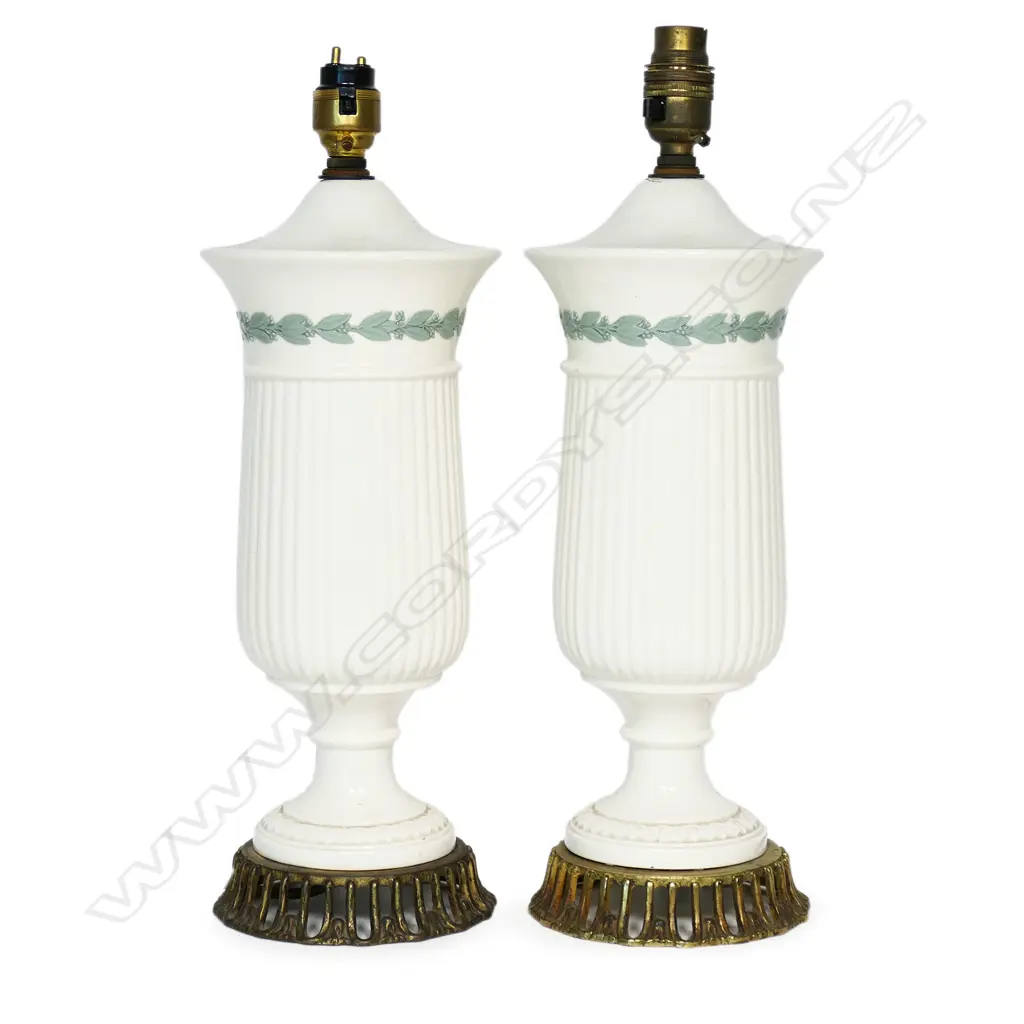 A pair of Wedgwood Queens Ware table lamps, Image 1++