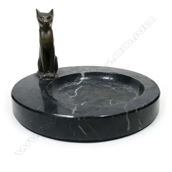 An Art Deco bronze cat on marble plate,