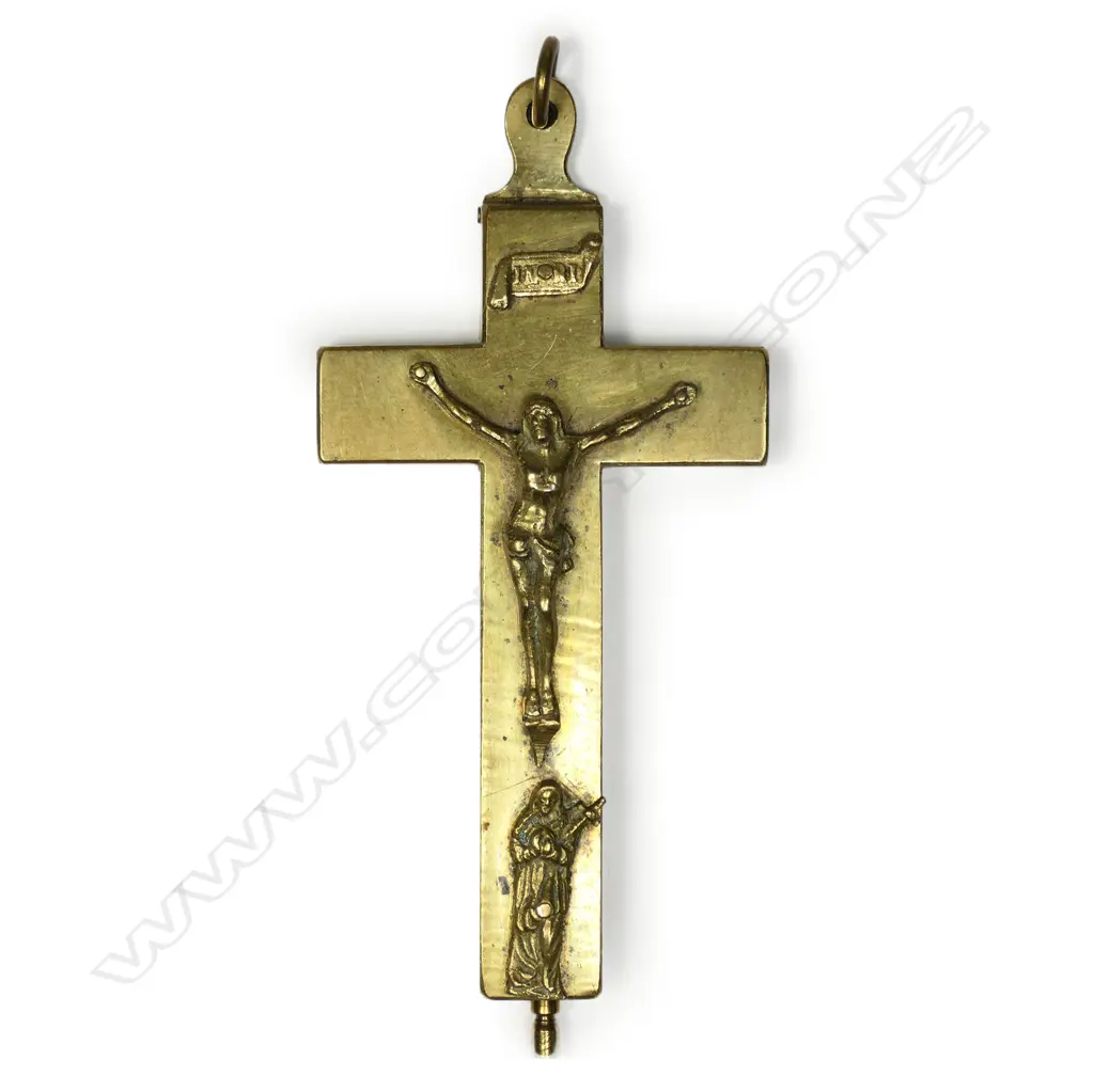 A small brass crucifix reliquary, Image 1++