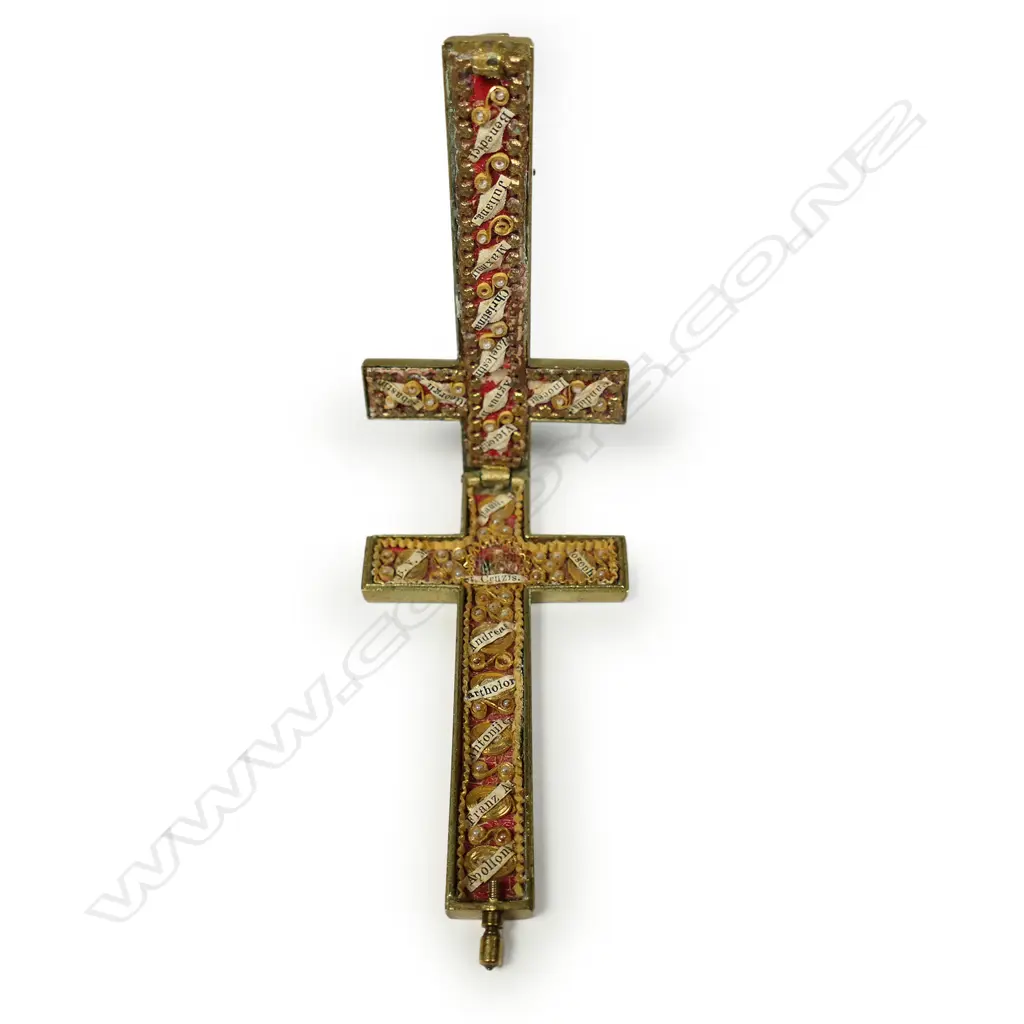 A small brass crucifix reliquary, Image 1++