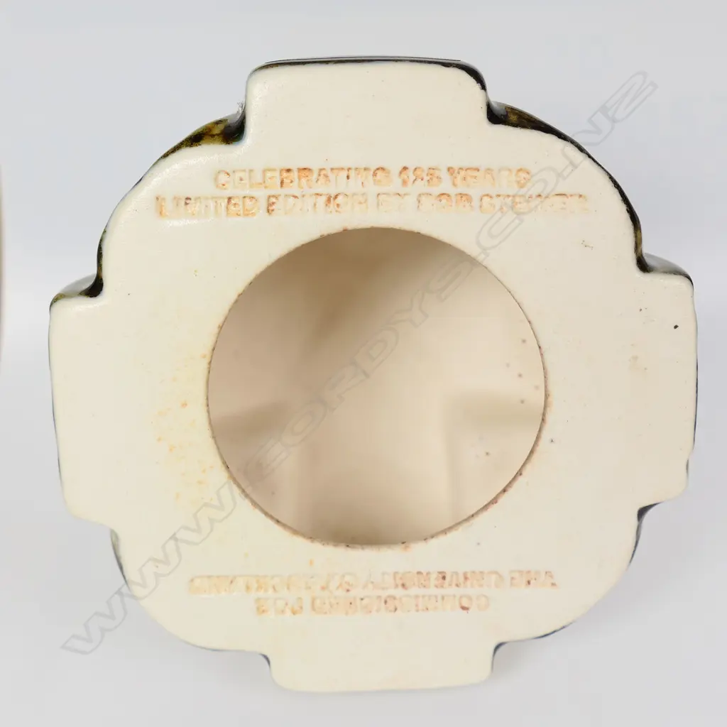 A Bob Steiner commemorative clock dome paperweight, Image 1++