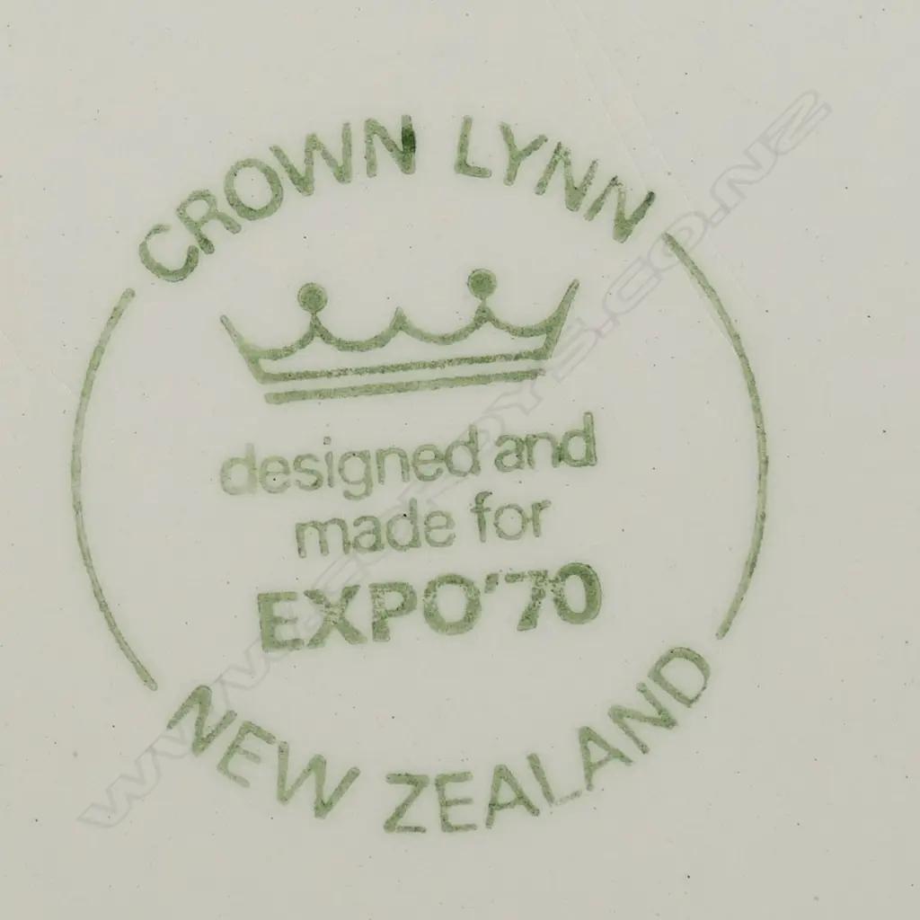 A Crown Lynn Expo '70 platter, Image 1++