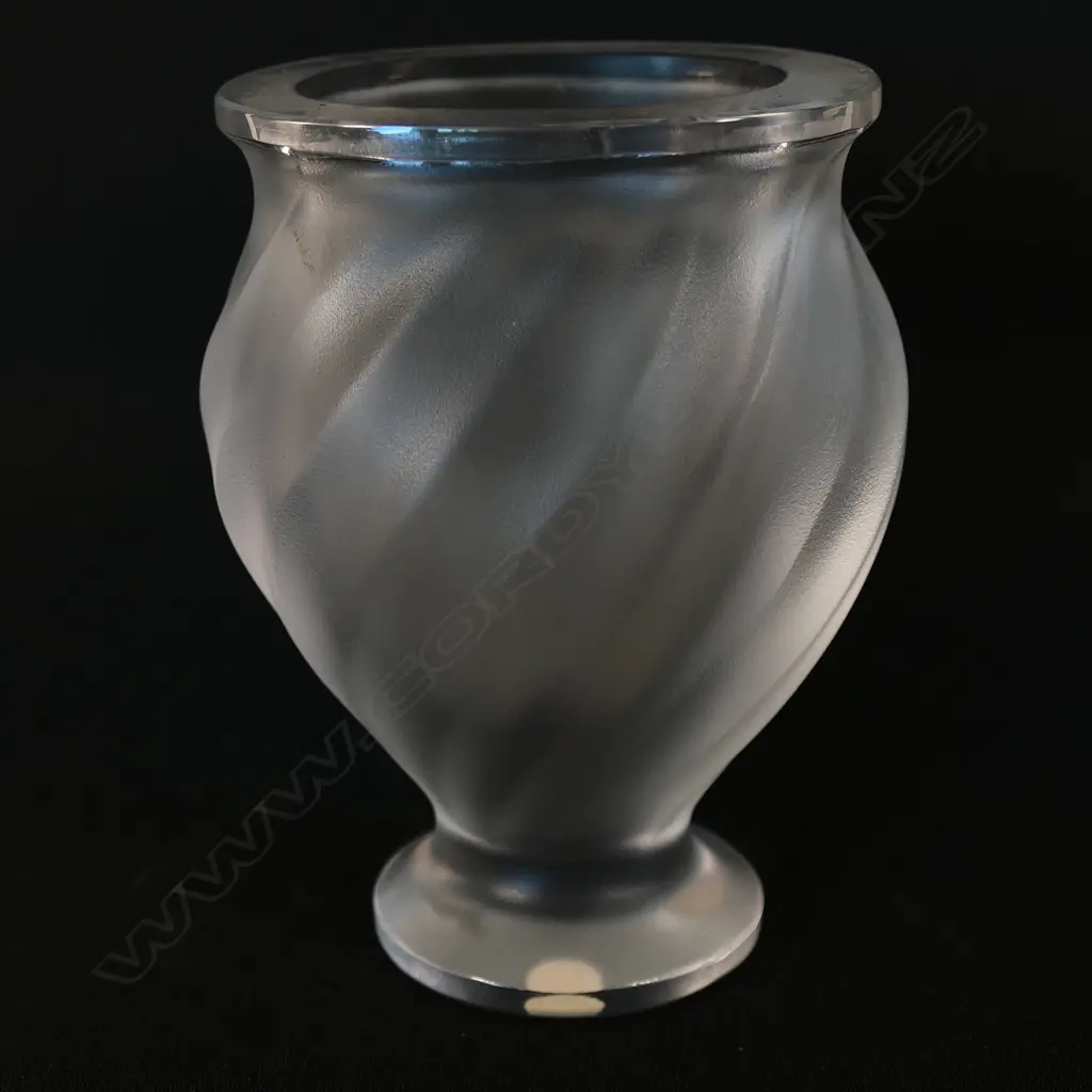 A Rene Lalique late 20thC Rosine vase, Image 1++