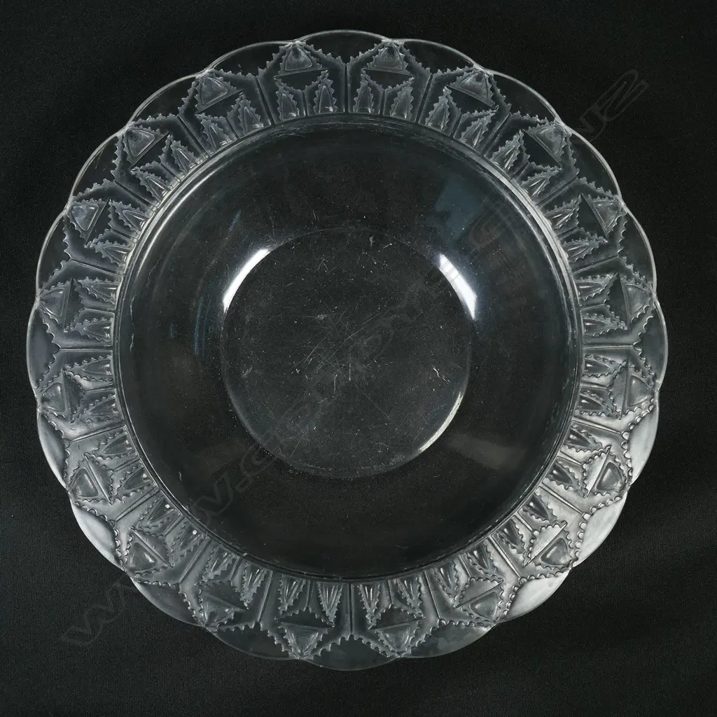 A Lalique bowl, Image 1++