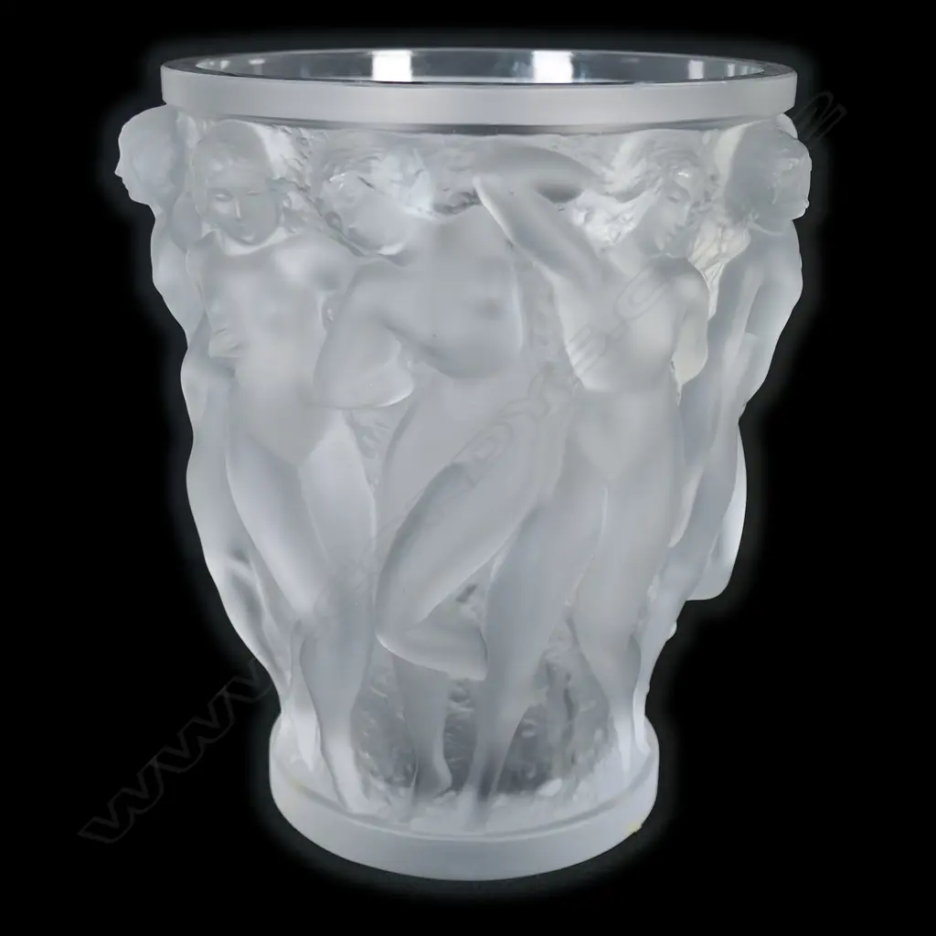 A late 20thC Lalique vase, Image 1++
