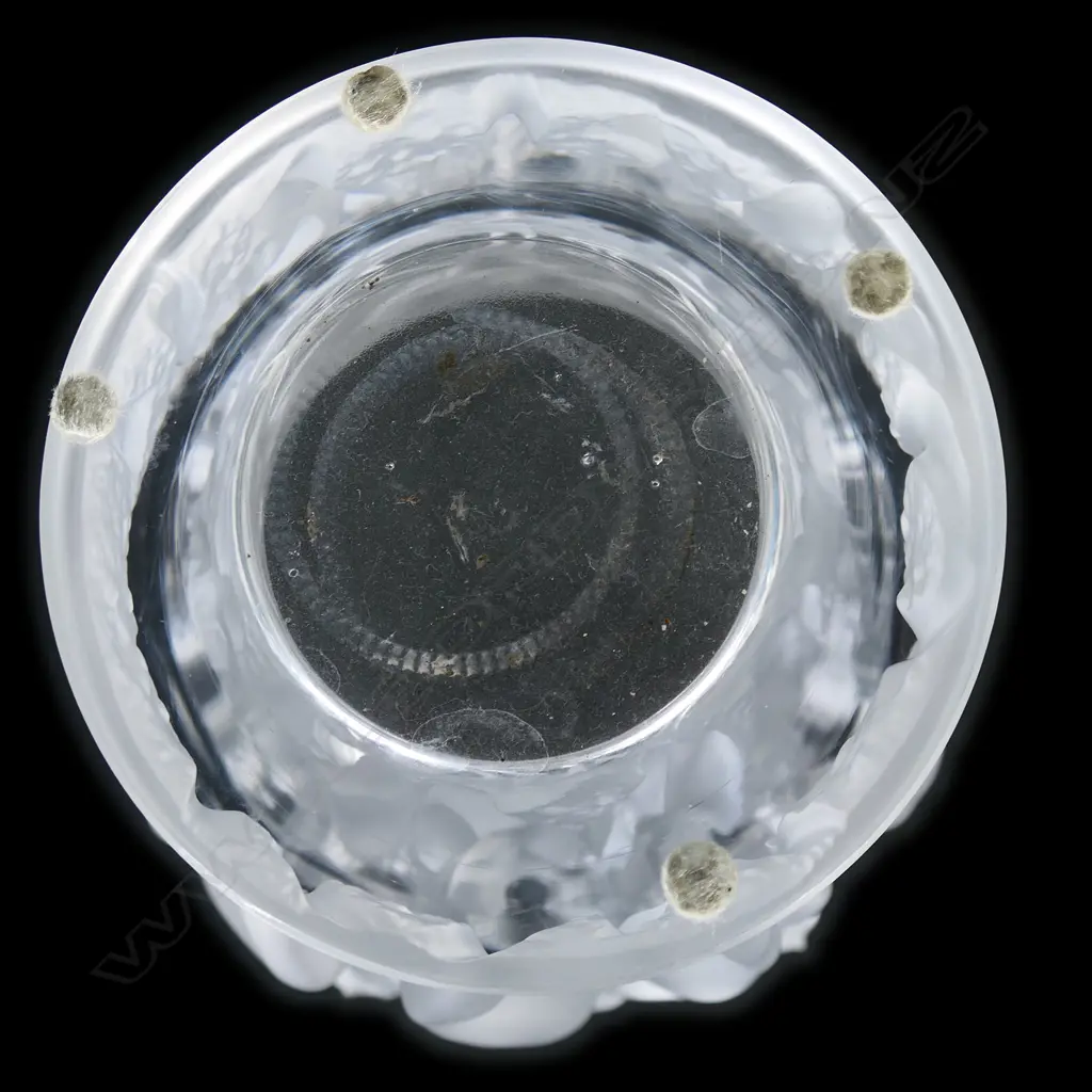 A late 20thC Lalique vase, Image 1++