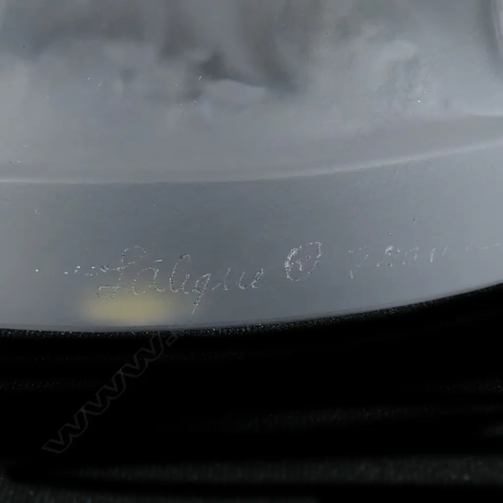 A late 20thC Lalique vase, Image 1++