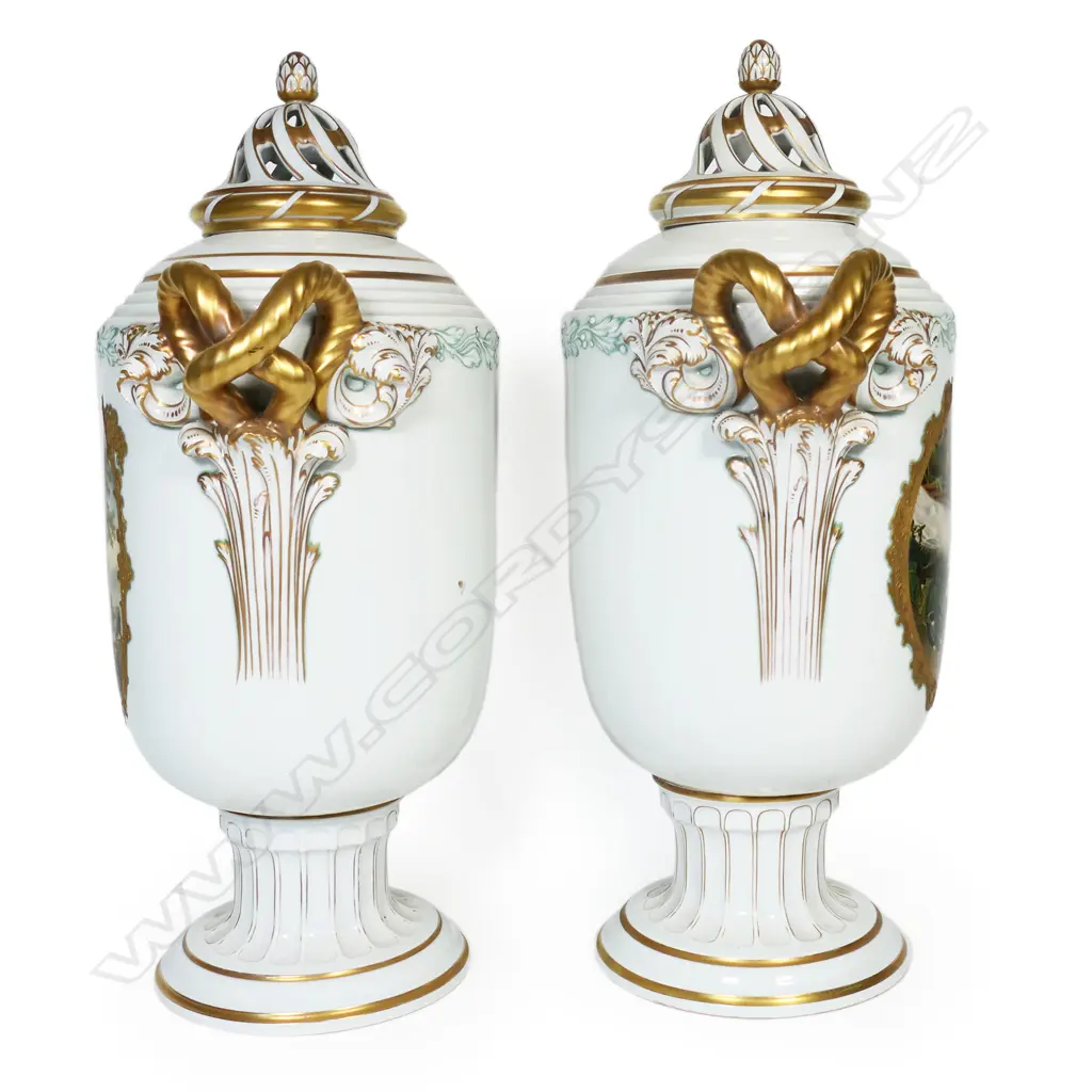 A pair of impressive 20thC Rosenthal lidded urns, Image 1++