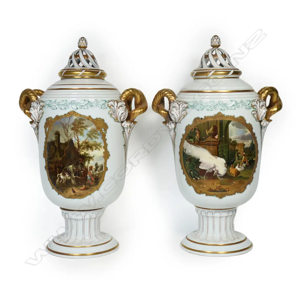 A pair of impressive 20thC Rosenthal lidded urns, Image 1++