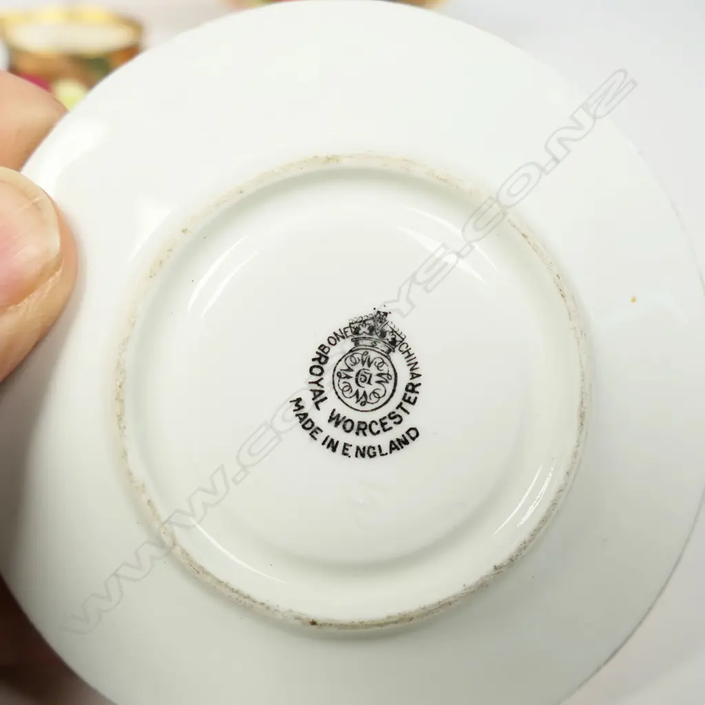 A Royal Worcester fruit painted miniature tea service, Image 1++