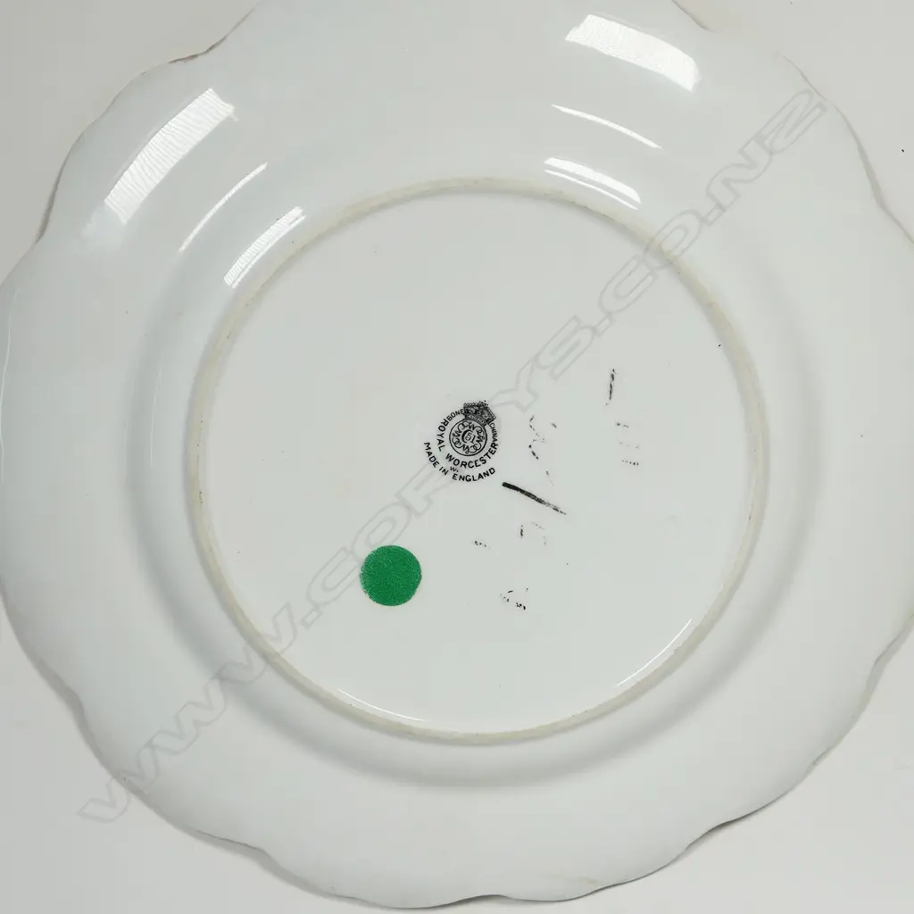 A c.1950 Royal Worcester fruit hand painted plate, Image 1++