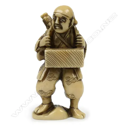 Ivory netsuke of foreigner,