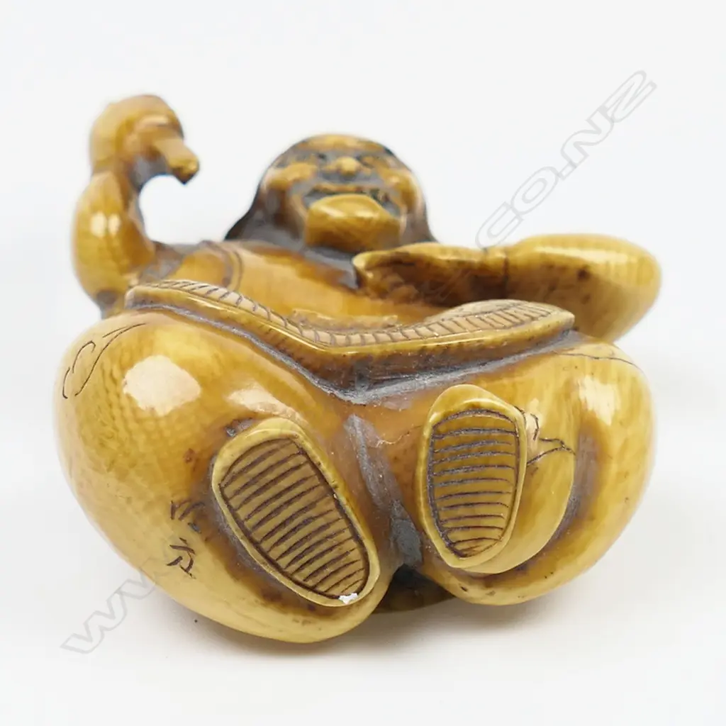 Ivory netsuke of a mythical dancing figure, Image 1++