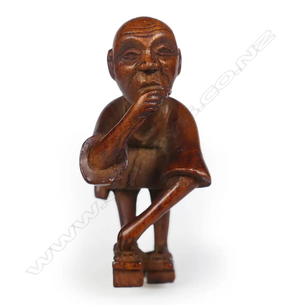 An old carved boxwood netsuke study of an old man, Image 1++