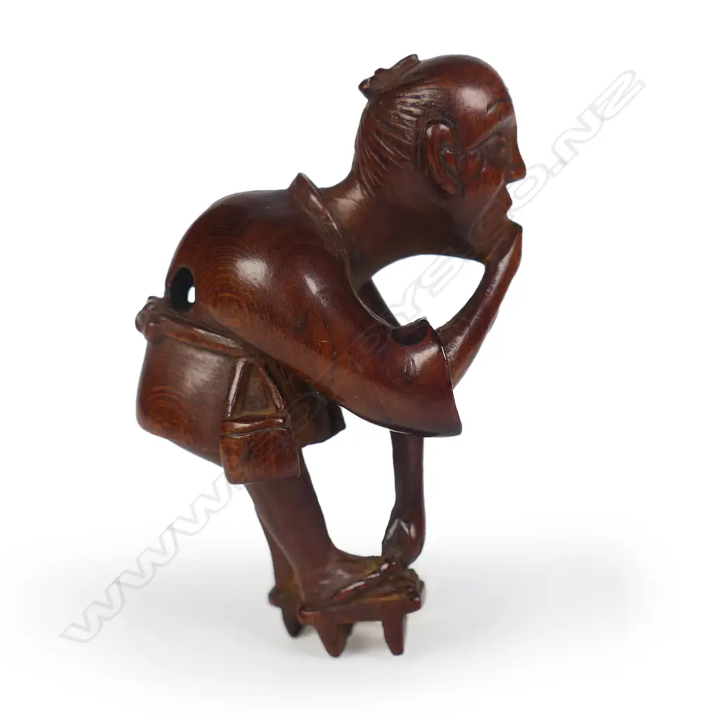 An old carved boxwood netsuke study of an old man, Image 1++