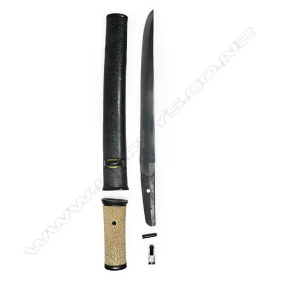 A rare Koto Aikuchi tanto,
