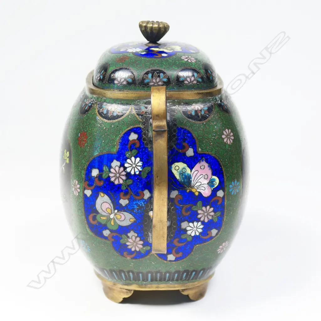 An unusual Meiji period Japanese cloisonné lidded caddy, Image 1++