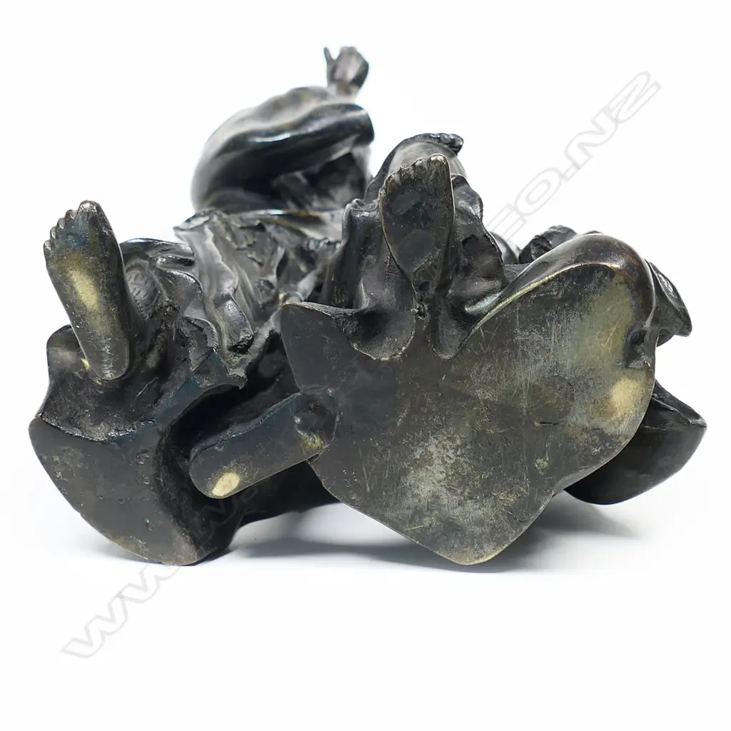 A Japanese Meiji period bronze figure group, Image 1++