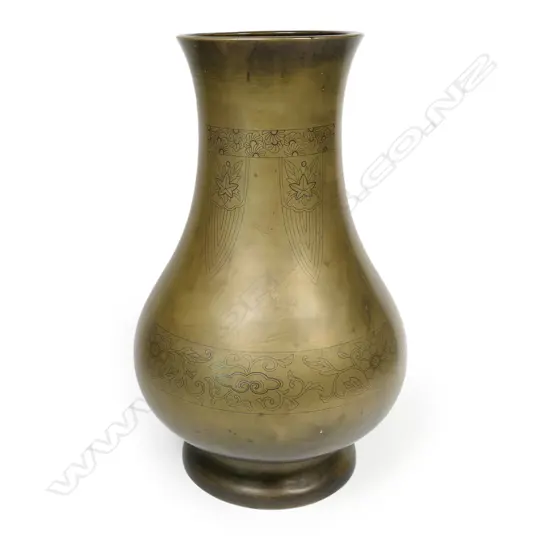 A good Chinese bronze vase,