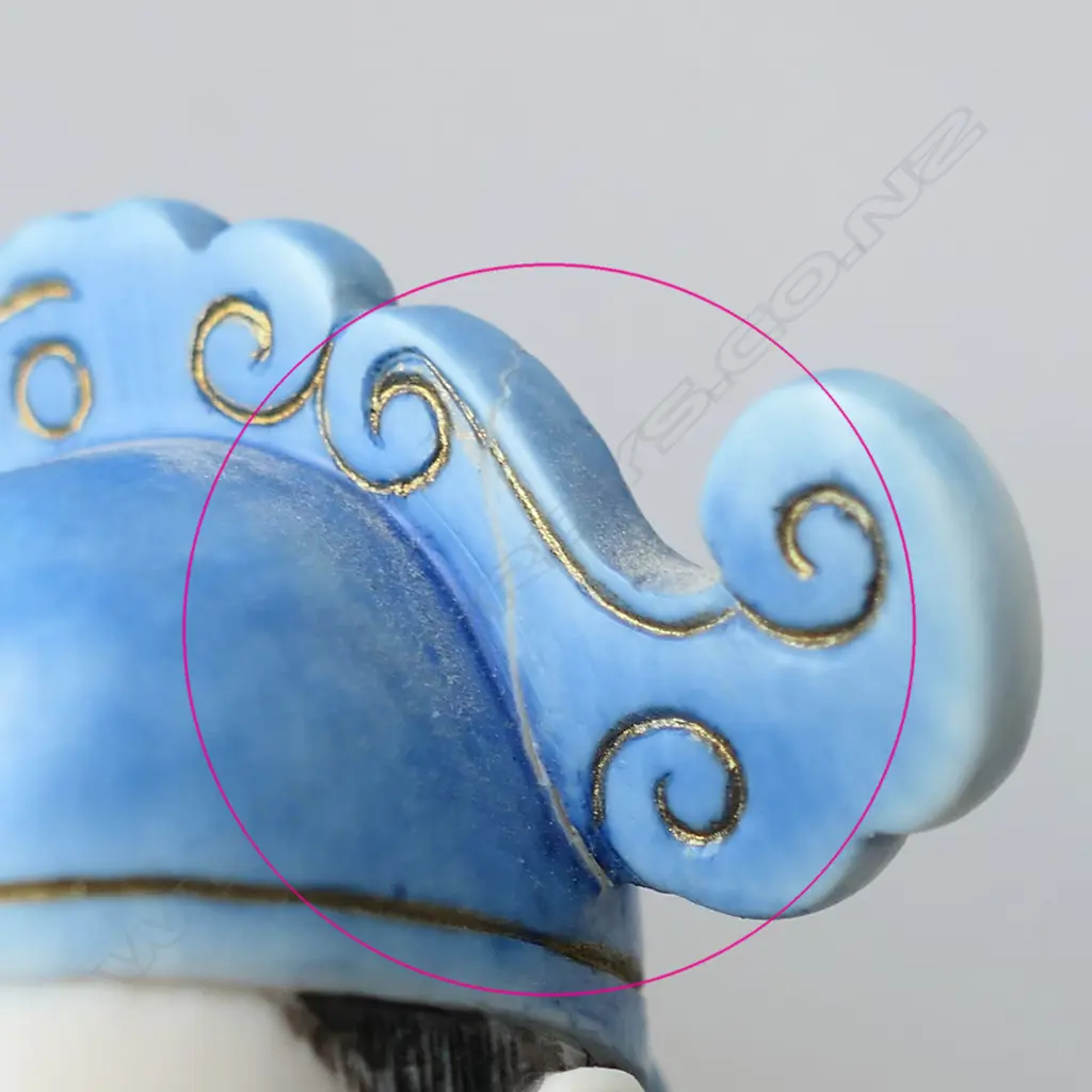 A mid 20thC Chinese carved ivory family group, Image 1++