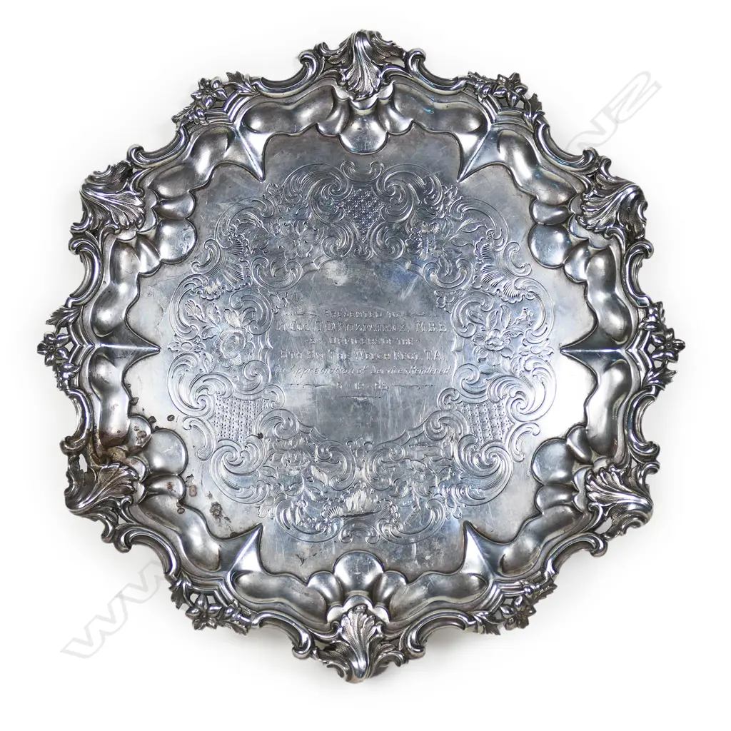 An early Victorian silver salver, Image 1++