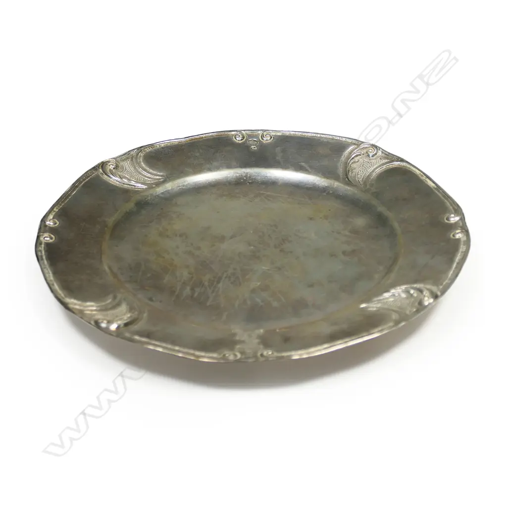 A Middle Eastern silver plate, Image 1++