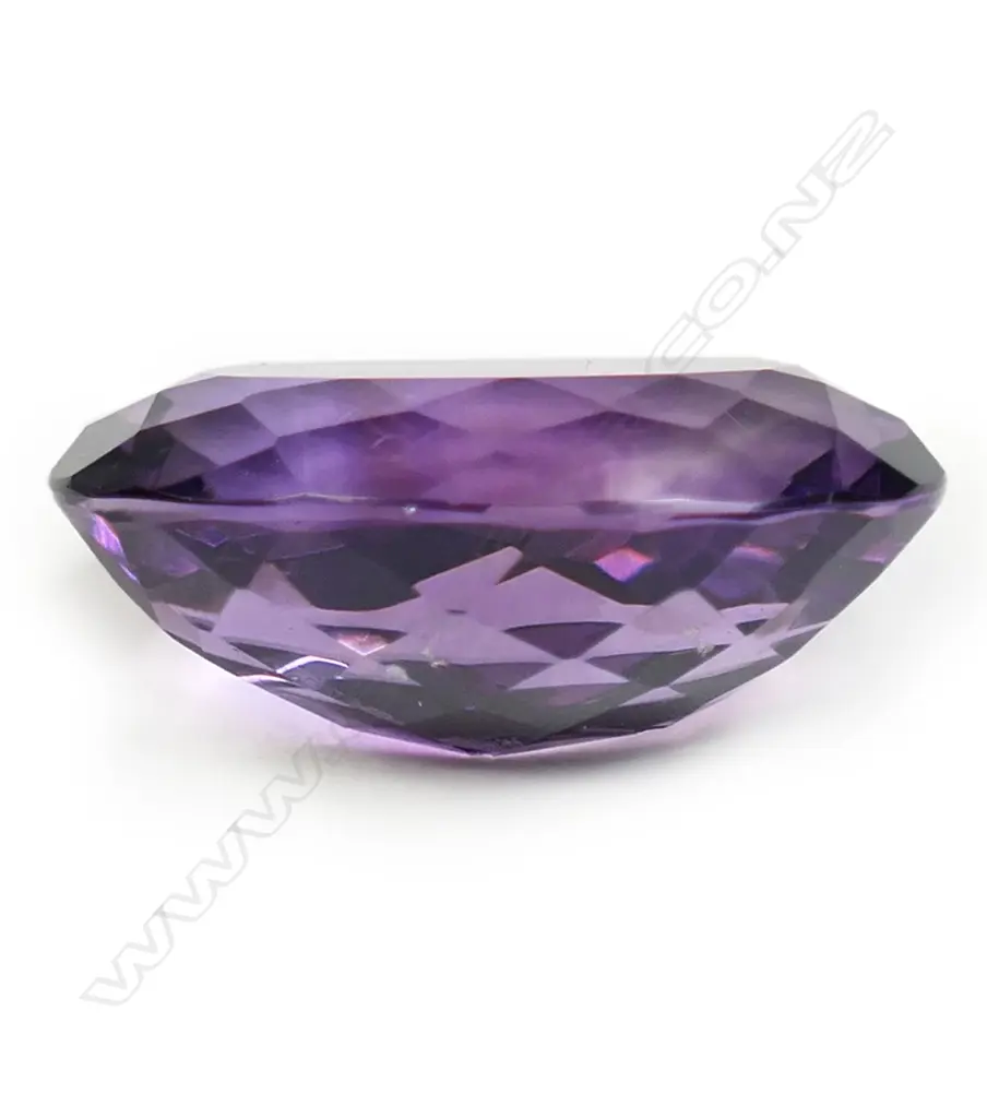 A 28ct amethyst gemstone, Image 1++