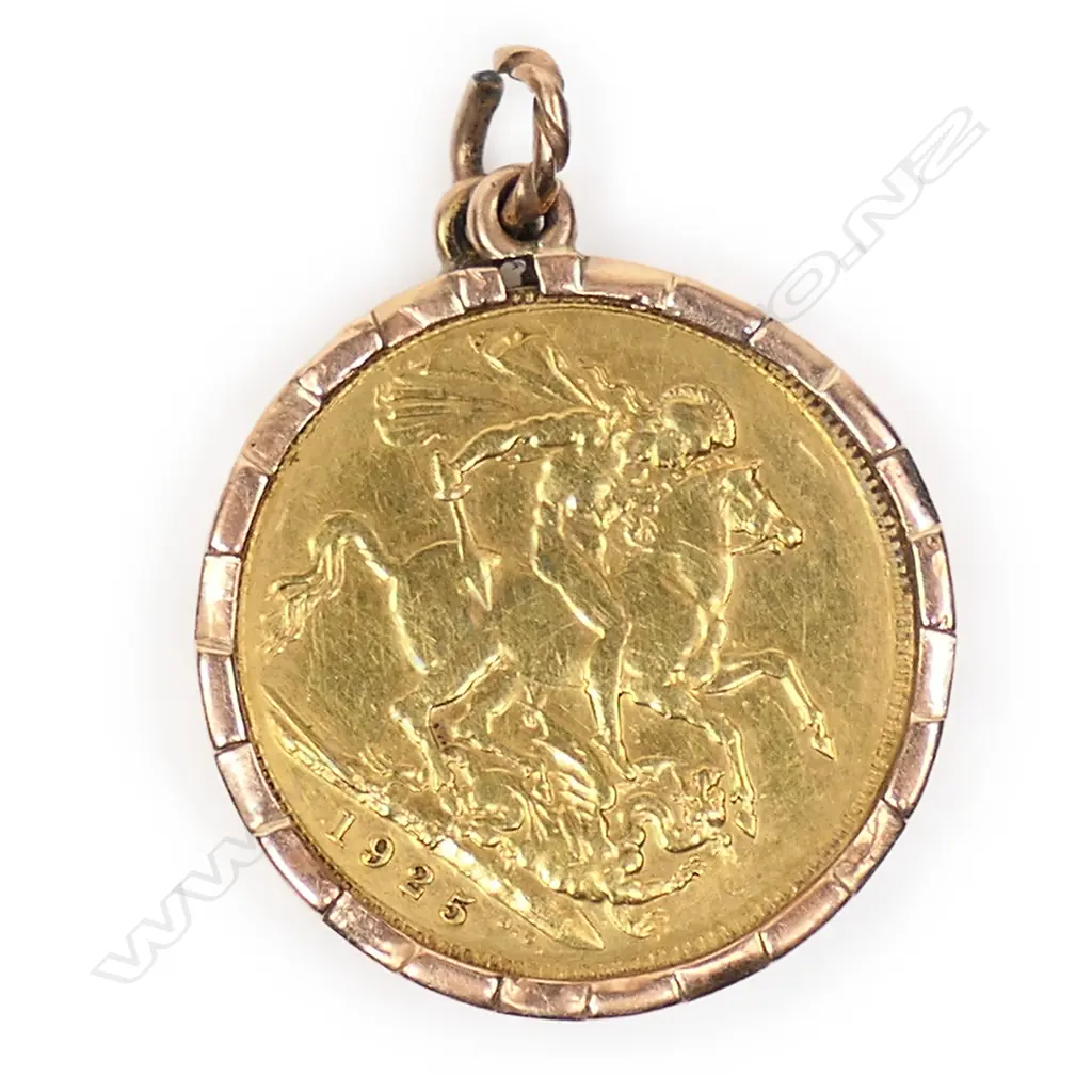 A 1925 gold sovereign, Image 1++