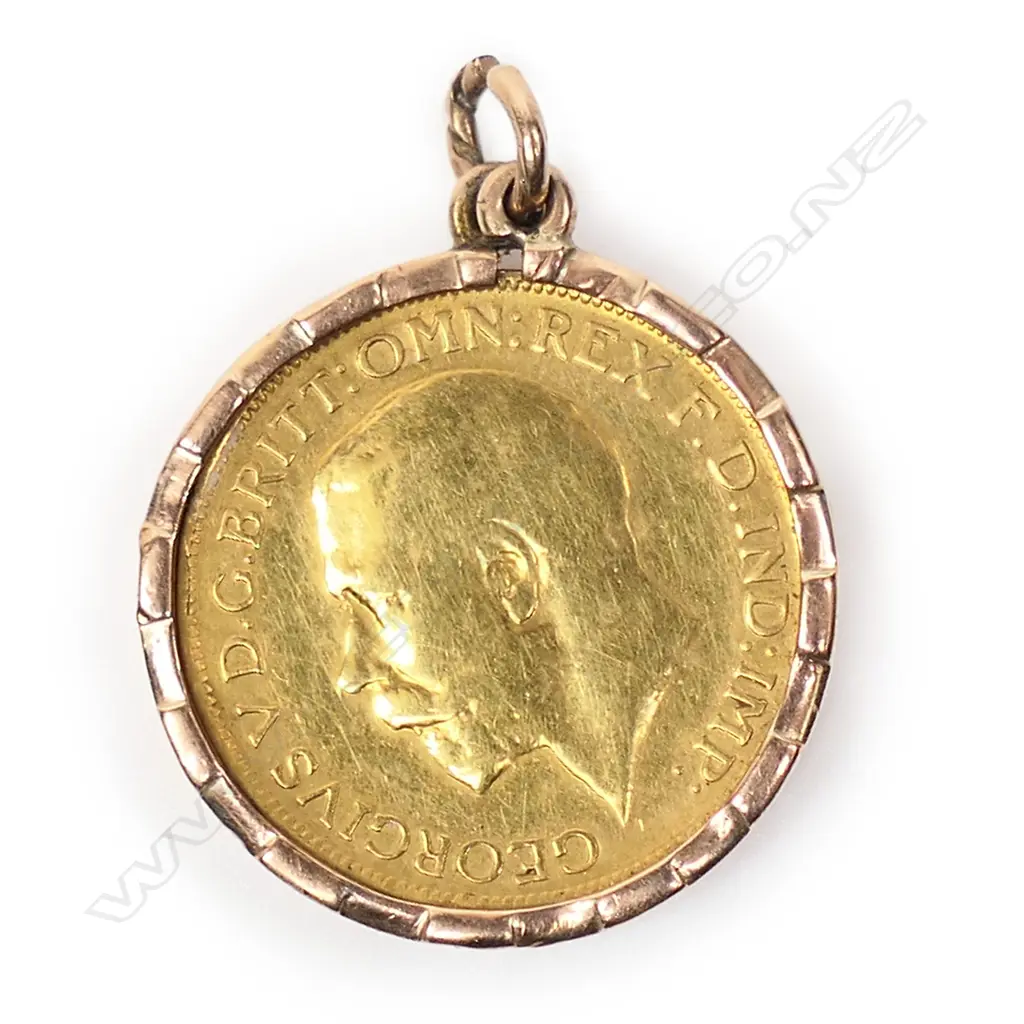 A 1925 gold sovereign, Image 1++